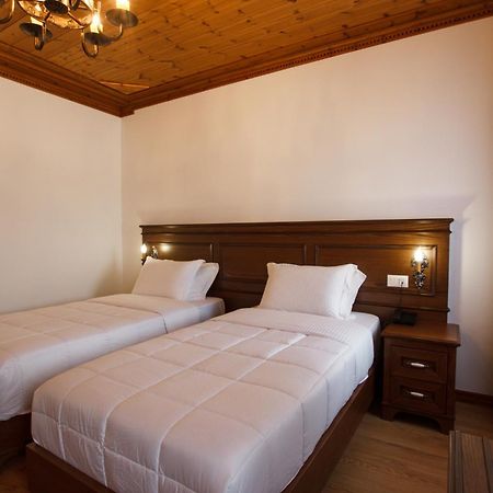Rose Garden Hotel Gjirokastër 外观 照片