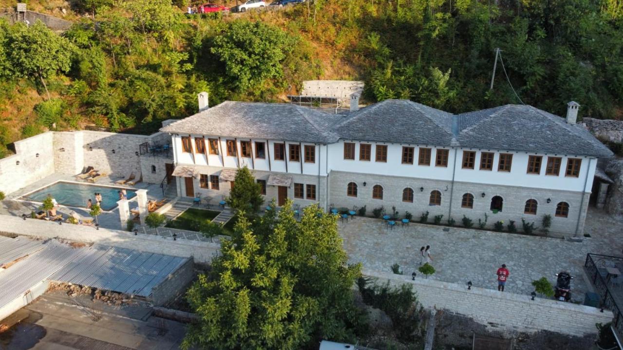 Rose Garden Hotel Gjirokastër 外观 照片