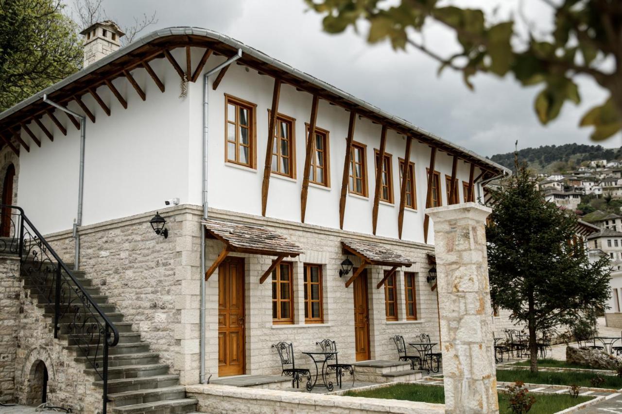 Rose Garden Hotel Gjirokastër 外观 照片
