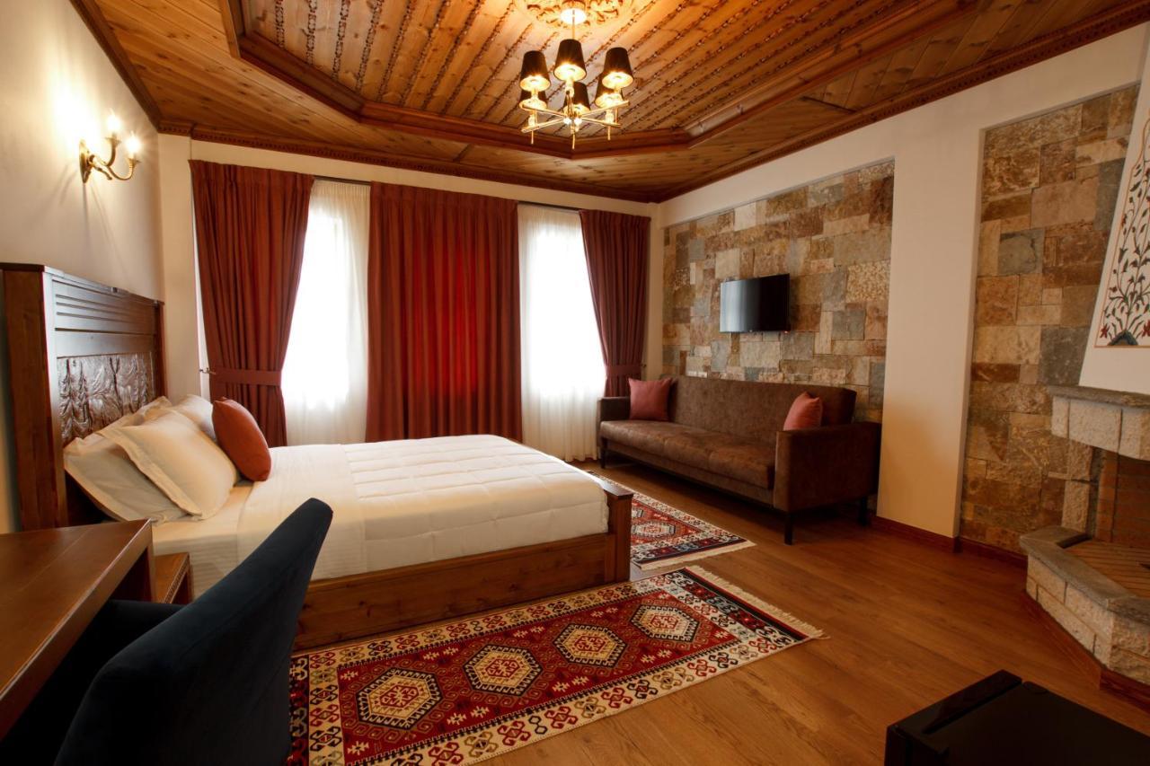 Rose Garden Hotel Gjirokastër 外观 照片