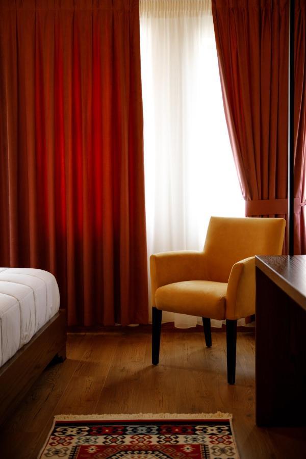 Rose Garden Hotel Gjirokastër 外观 照片