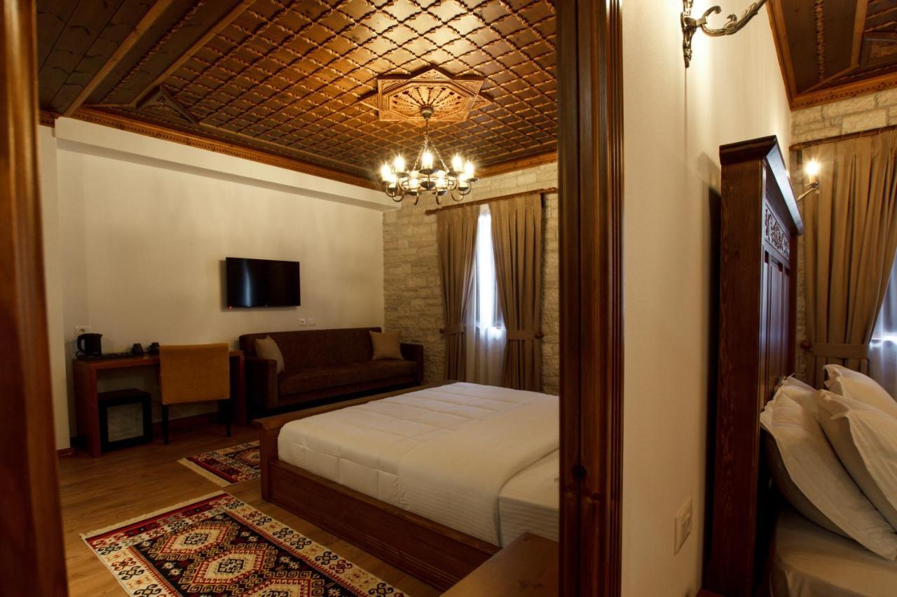 Rose Garden Hotel Gjirokastër 外观 照片